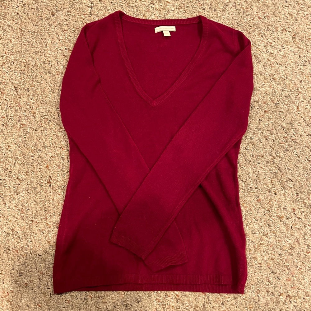 New York & Company Raspberry V-Neck Sweater Small